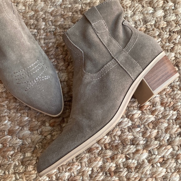 New: Dolce Vita x Anthropologie Amisha Western Boot. Suede. Size 8 - Picture 4 of 12